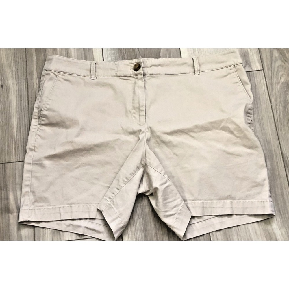 Talbots The Weekend Chino Shorts Womens Size 12 Khaki Mid Rise Casual